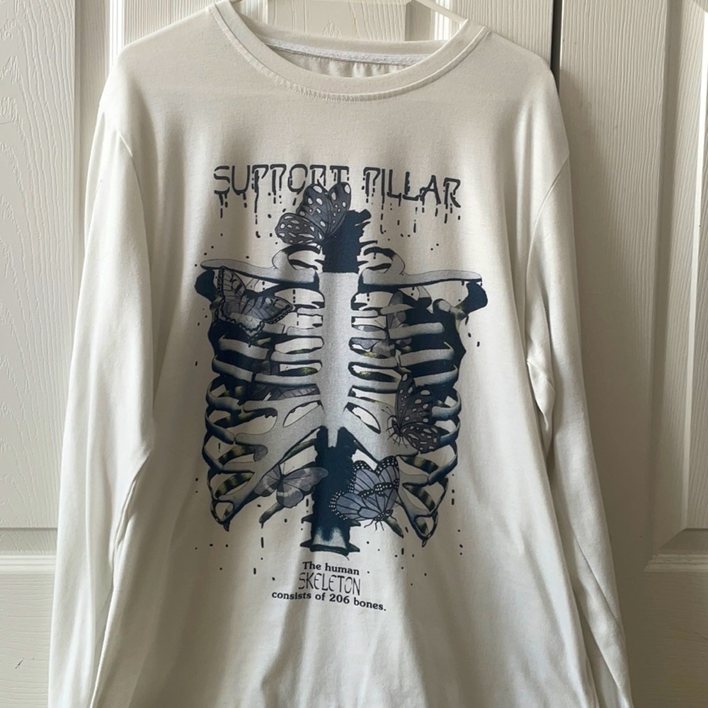 Large men’s long sleeve, “The Human Skeleton” long sleeve. Used, worn once.